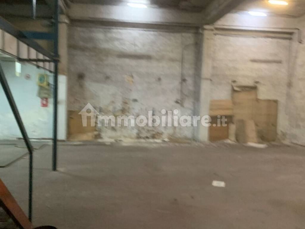 Capannone industriale in Via Buonriposo a Palermo — fotografia 6