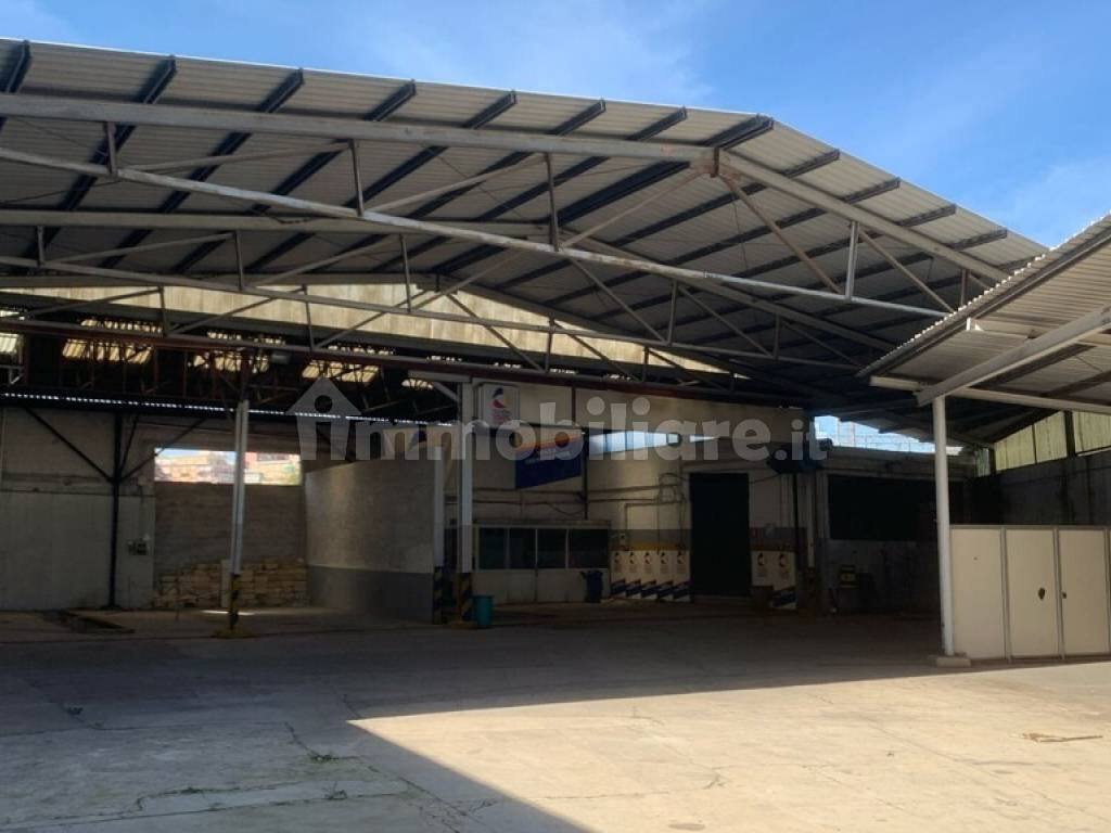 Capannone industriale in Via Buonriposo a Palermo — fotografia 30